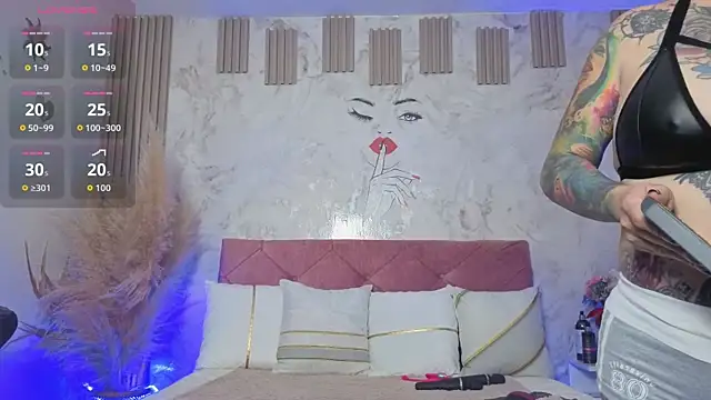 EMILY ROUSSE71 online show from April 2026 08:14:01 PM