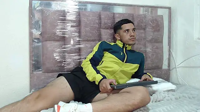 Snapshot of Deportist chatting on September 2025 09:51:01 PM Deportist online show from September 2025 09:51:01 PM