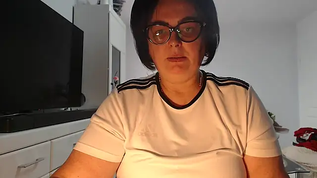 Amandamuller1982 online show from July 2026 12:30:01 PM