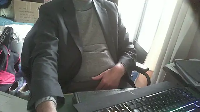 shyfrenchcock1 online show from February 2026 01:16:01 PM