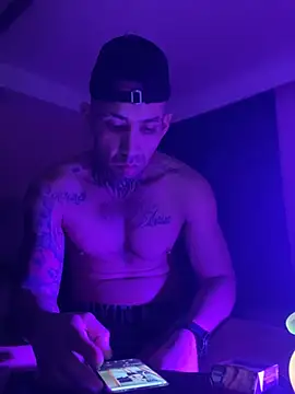 Alexandrei online show from July 2026 11:03:02 AM