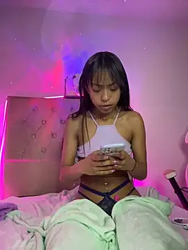 Snapshot of bonnie_18x chatting on January 2025 02:43:02 AM bonnie 18x online show from January 2025 02:43:02 AM