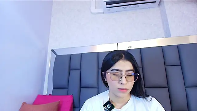 Amy wats0n online show from April 2026 07:15:02 PM