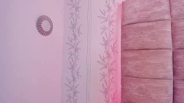 Snapshot of HazelMoret chatting on February 2025 06:13:02 PM HazelMoret online show from February 2025 06:13:02 PM