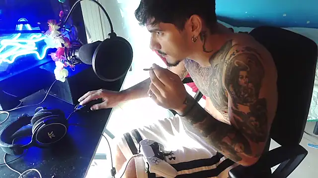 Badboyi1997 online show from October 2025 12:06:01 PM