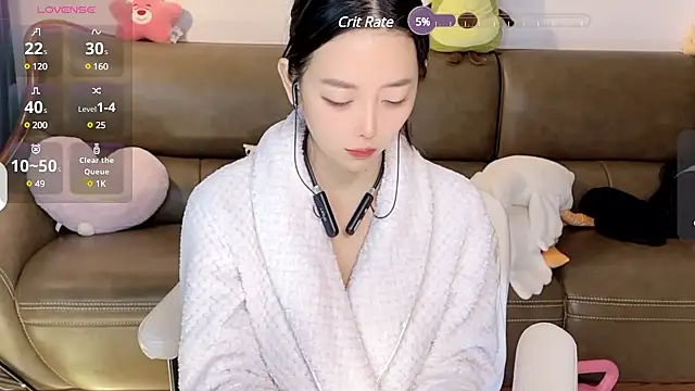 Yilin1999 online show from December 2024 01:06:01 PM