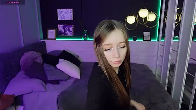 Snapshot of OliviaGentle chatting on February 2025 01:13:01 AM OliviaGentle online show from February 2025 01:13:01 AM
