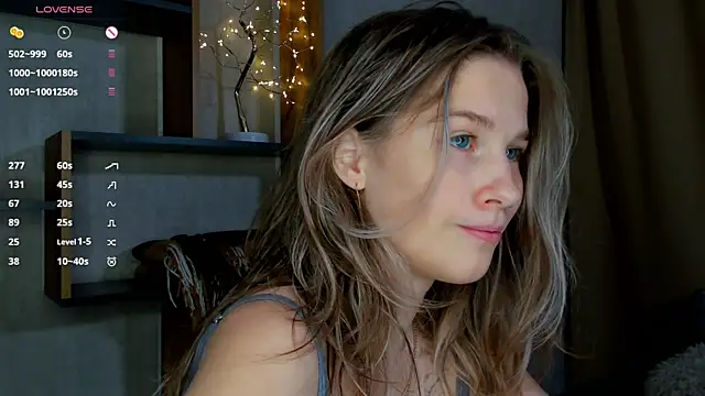 LinaCristonsen online show from December 2024 04:38:01 PM