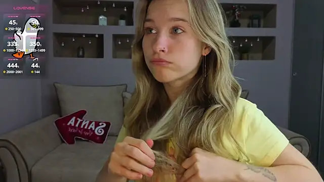 LinaCristonsen online show from November 2025 04:00:01 PM