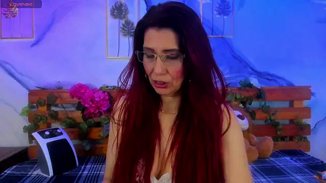 Snapshot of Perla_Franco chatting on January 2025 12:10:01 PM Perla Franco online show from January 2025 12:10:01 PM