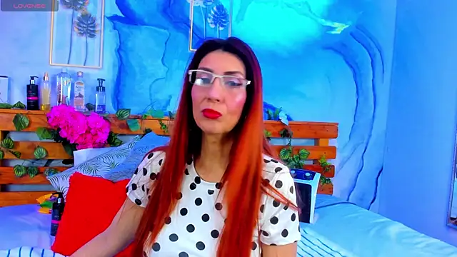 Snapshot of Perla_Franco chatting on March 2025 06:00:02 AM Perla Franco online show from March 2025 06:00:02 AM