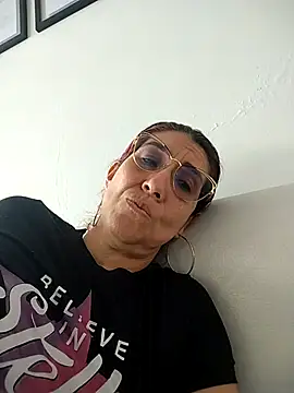 Snapshot of Perla_Franco chatting on September 2025 06:22:02 PM Perla Franco online show from September 2025 06:22:02 PM