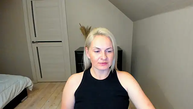 Alicee Gracee online show from October 2025 06:52:02 PM