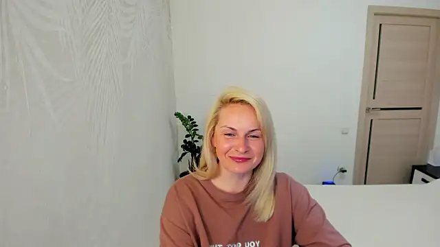 Alicee Gracee online show from March 2026 07:14:02 PM