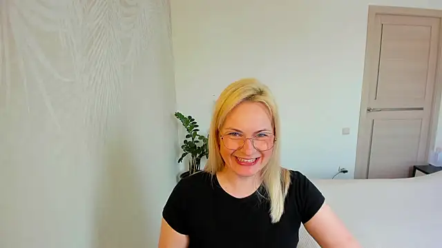 Alicee Gracee online show from March 2026 08:48:01 AM