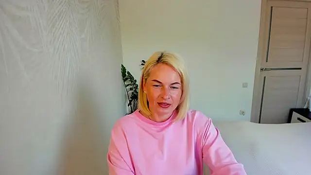 Alicee Gracee online show from June 2026 08:28:01 AM