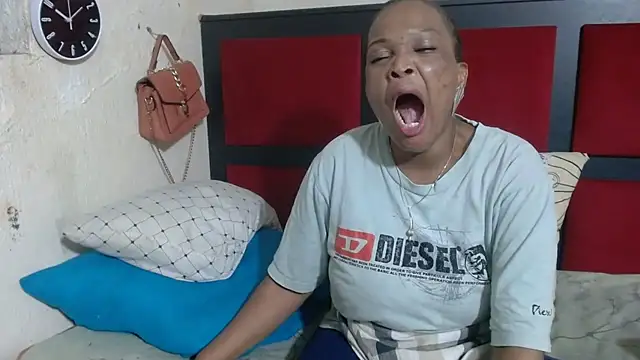 MaximTease24 online show from March 2026 05:39:01 PM