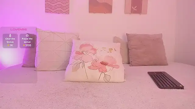 Mia Heartt online show from February 2025 07:19:02 PM