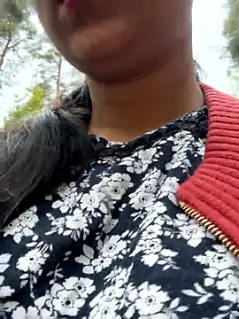 Snapshot of ScarletAss chatting on September 2025 04:33:02 AM ScarletAss online show from September 2025 04:33:02 AM