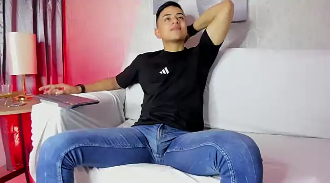 Snapshot of Lucii_fer_ chatting on February 2025 11:29:02 AM Lucii fer online show from February 2025 11:29:02 AM