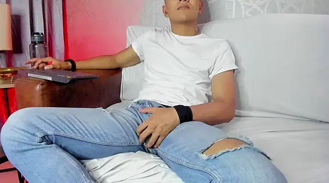 Snapshot of Lucii_fer_ chatting on February 2025 05:50:01 PM Lucii fer online show from February 2025 05:50:01 PM