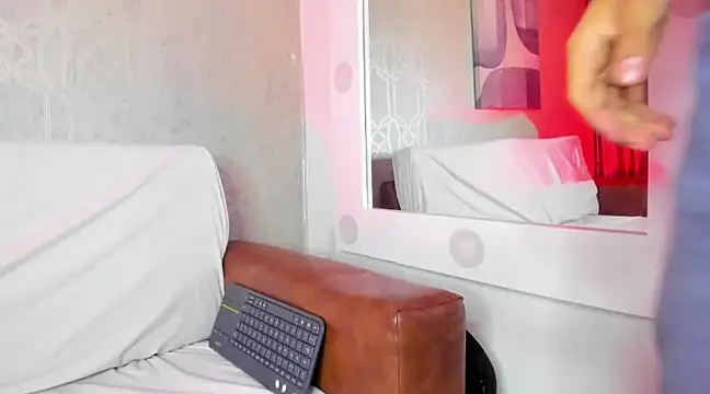 Snapshot of Lucii_fer_ chatting on March 2025 02:23:02 PM Lucii fer online show from March 2025 02:23:02 PM