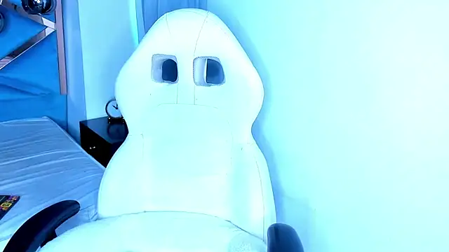 Snapshot of Lucii_fer_ chatting on November 2025 11:32:02 AM Lucii fer online show from November 2025 11:32:02 AM