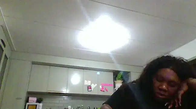 Snapshot of bonbonaumiel chatting on December 2024 03:58:01 AM bonbonaumiel online show from December 2024 03:58:01 AM