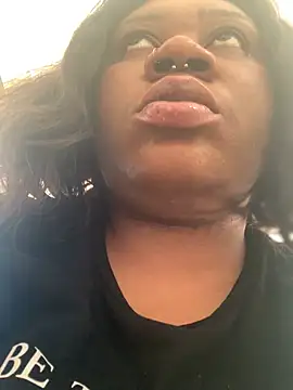 Snapshot of bonbonaumiel chatting on January 2025 02:09:02 PM bonbonaumiel online show from January 2025 02:09:02 PM