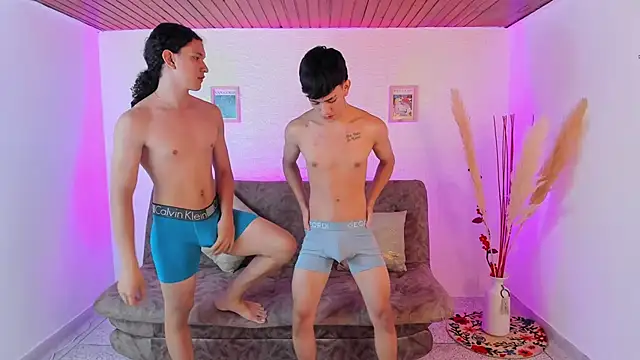 Snapshot of Couples_Wallen chatting on March 2025 11:20:01 PM Couples Wallen online show from March 2025 11:20:01 PM