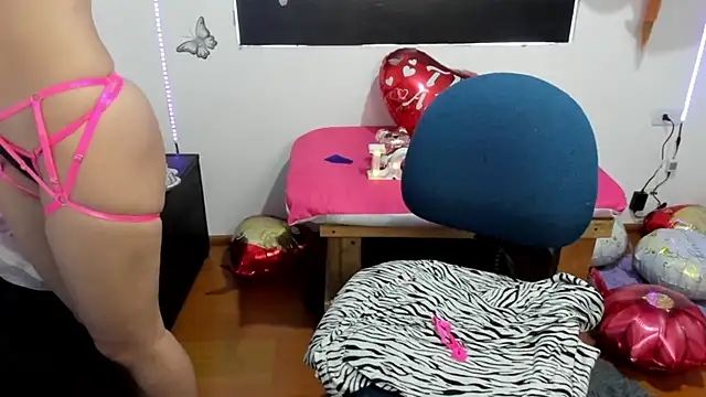 Snapshot of queen-natty chatting on March 2025 03:13:02 PM queen-natty online show from March 2025 03:13:02 PM