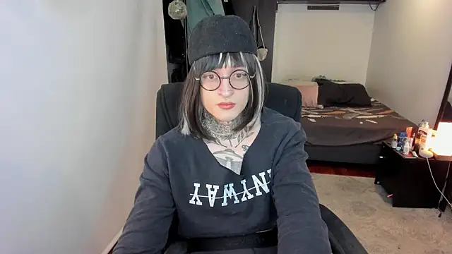 ShiiraVelkor online show from December 2025 09:40:01 AM