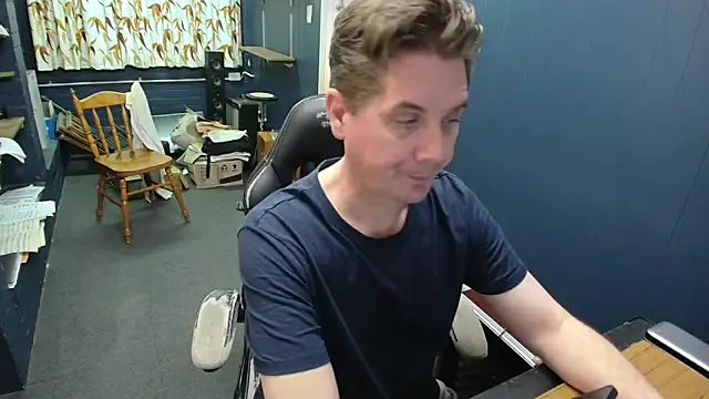 Snapshot of tilobinder chatting on March 2026 03:04:02 PM tilobinder online show from March 2026 03:04:02 PM