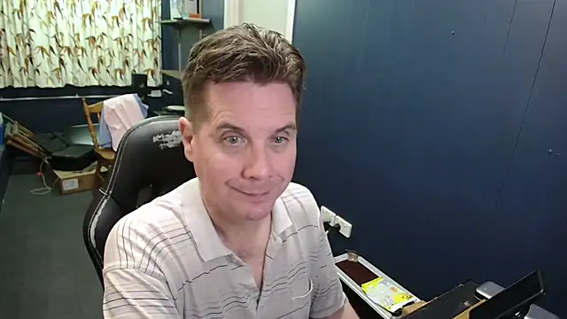 Snapshot of tilobinder chatting on April 2026 03:31:02 PM tilobinder online show from April 2026 03:31:02 PM