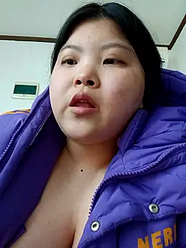 hello098712 online show from November 2025 01:35:02 PM