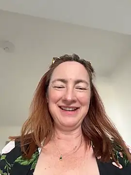 LouiseTswing online show from June 2026 02:50:02 PM