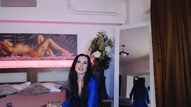 Halie May online show from November 2025 04:51:02 PM