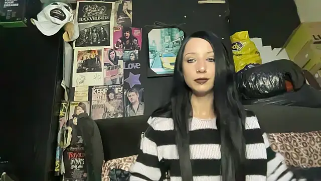 MissMidnightUK online show from October 2025 10:10:01 PM