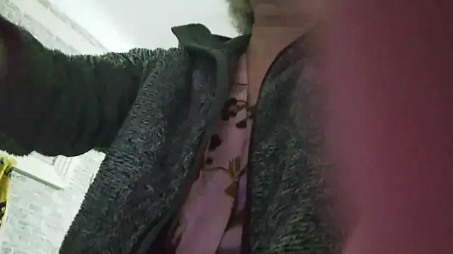 EdithManning online show from January 2025 03:43:02 AM