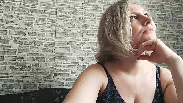 EdithManning online show from March 2025 09:22:01 AM