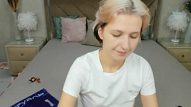 MiaKarlos online show from July 2026 01:23:02 AM