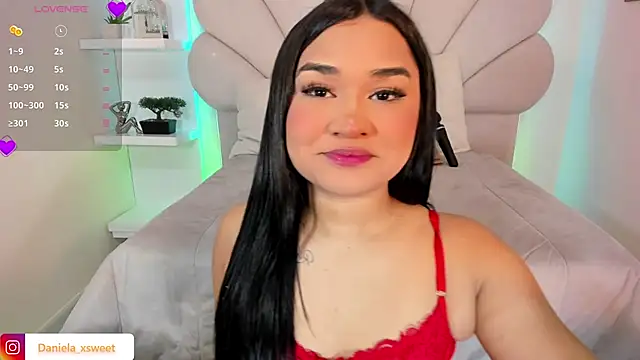Snapshot of SexyValeriaa chatting on August 2026 05:12:01 AM SexyValeriaa online show from August 2026 05:12:01 AM