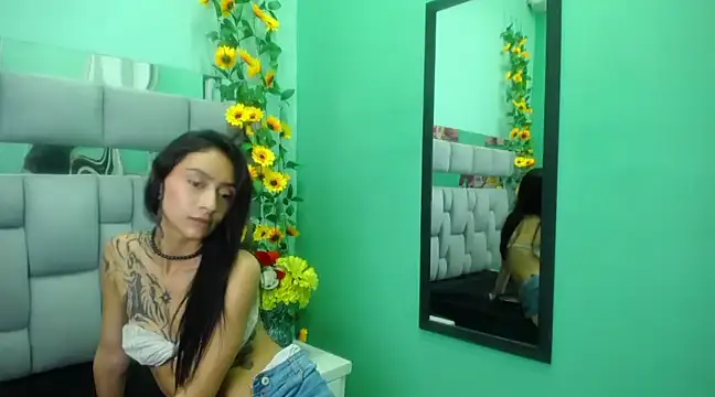 Miaa Thopmson online show from March 2025 09:29:01 AM