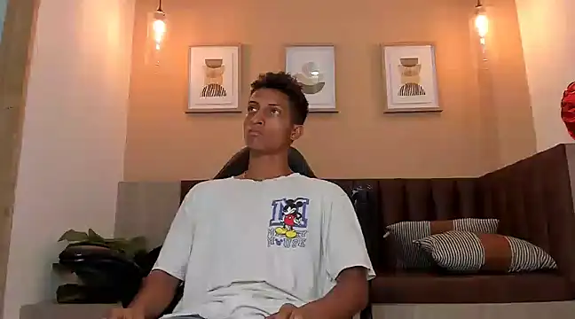 Snapshot of wolf_james123 chatting on February 2025 06:12:01 PM wolf james123 online show from February 2025 06:12:01 PM