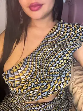 Snapshot of shara_queen1 chatting on April 2026 03:31:02 AM shara queen1 online show from April 2026 03:31:02 AM