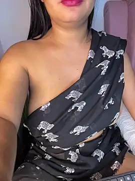 Snapshot of shara_queen1 chatting on April 2026 01:45:01 AM shara queen1 online show from April 2026 01:45:01 AM