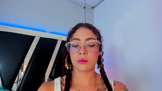 Snapshot of antonelllepiercee chatting on March 2025 11:40:01 AM antonelllepiercee online show from March 2025 11:40:01 AM