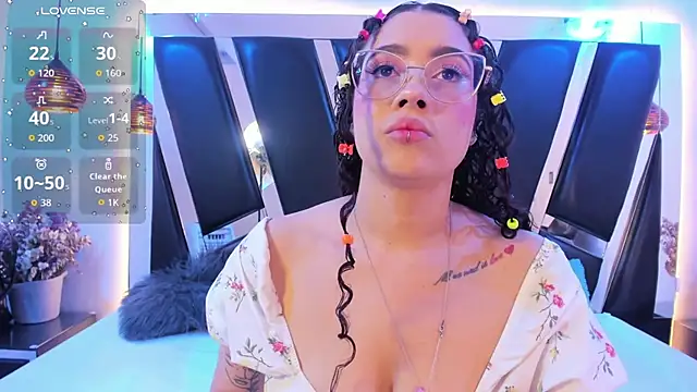 Snapshot of antonelllepiercee chatting on September 2025 11:25:01 AM antonelllepiercee online show from September 2025 11:25:01 AM