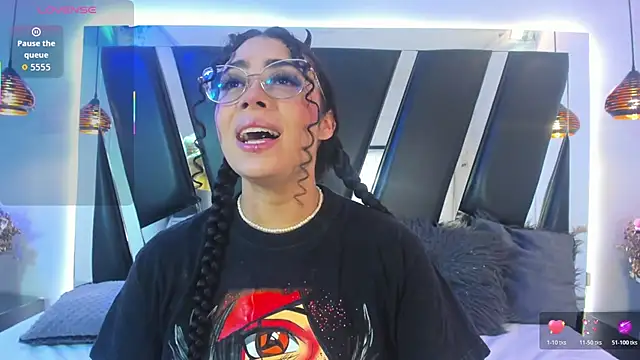 Snapshot of antonelllepiercee chatting on November 2025 11:31:02 AM antonelllepiercee online show from November 2025 11:31:02 AM