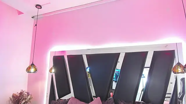 Snapshot of antonelllepiercee chatting on November 2025 11:10:02 AM antonelllepiercee online show from November 2025 11:10:02 AM